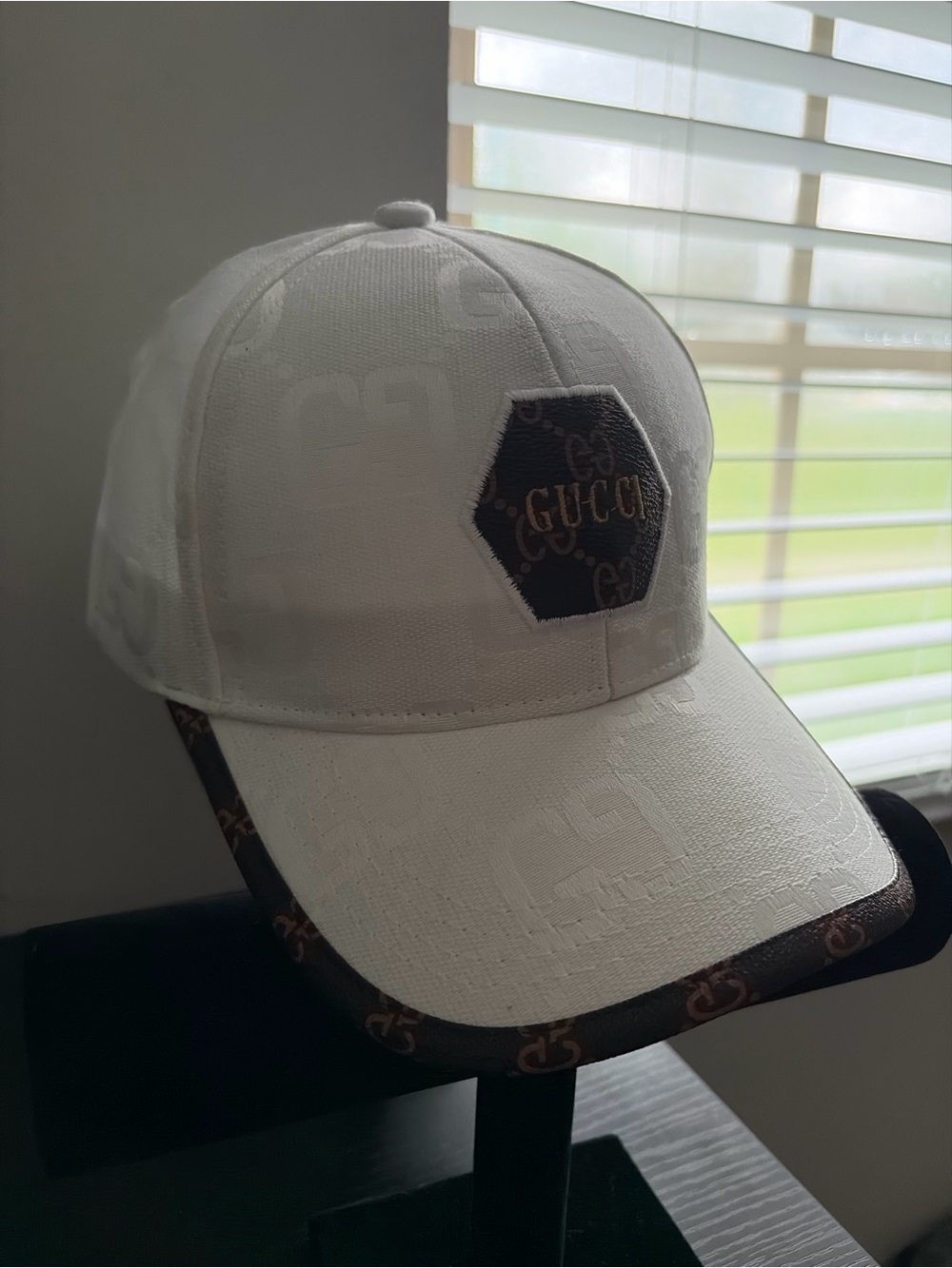 Gucci White Baseball Cap with Brown GG Trim Patch